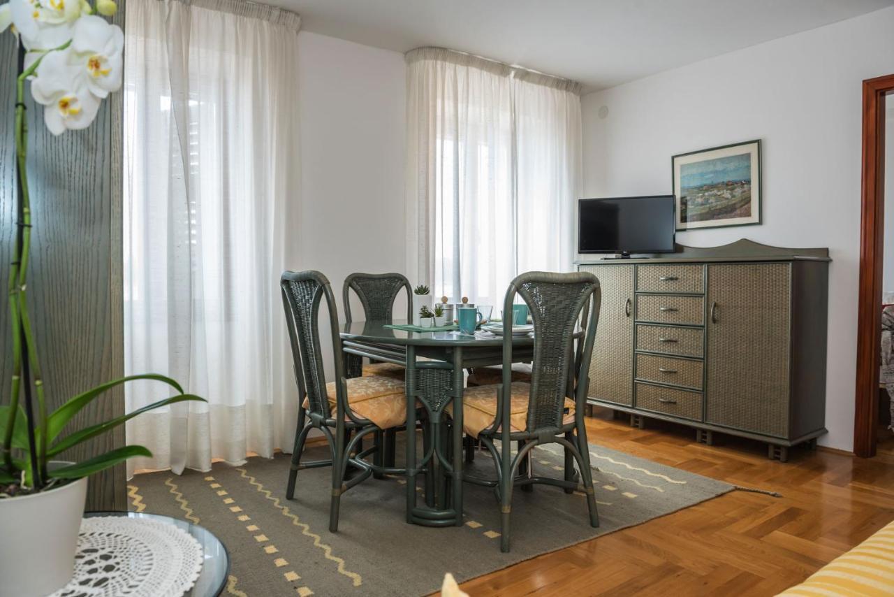 Clorinda Sea View Free Parking Apartment
